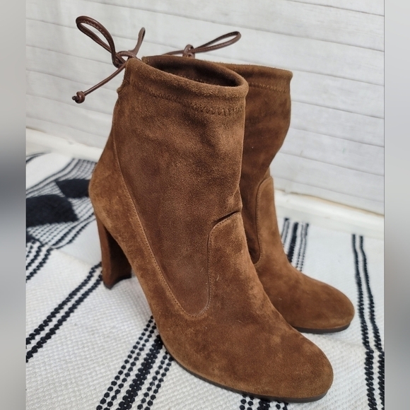 STUART WEITZMAN BROWN SUEDE HEELED BOOTIES, SZ 9.5 / 40 EUR - Picture 5 of 16